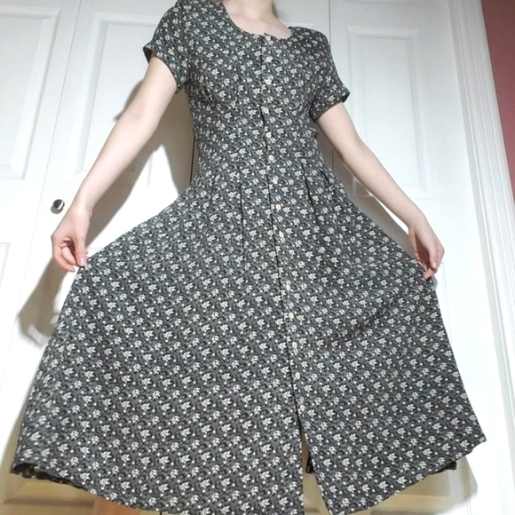 Joseph Ribkoff Dresses & Skirts - Vintage Joseph Ribkoff 90s dainty floral black & white short-sleeved maxi dress